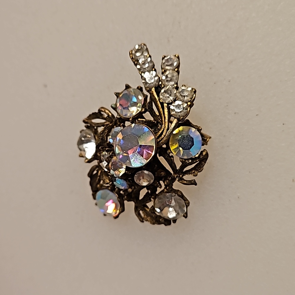 Vintage antique gold tone brooch clear and AB rhinestones prong set unsigned - Picture 6 of 6